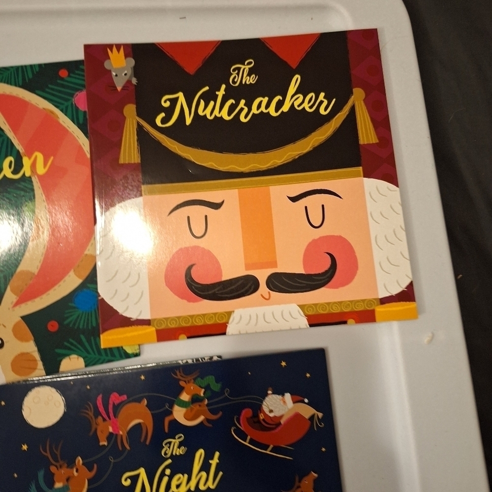 Lot of 4 Childrens Christmas Paperback Books New - Picture 4 of 5